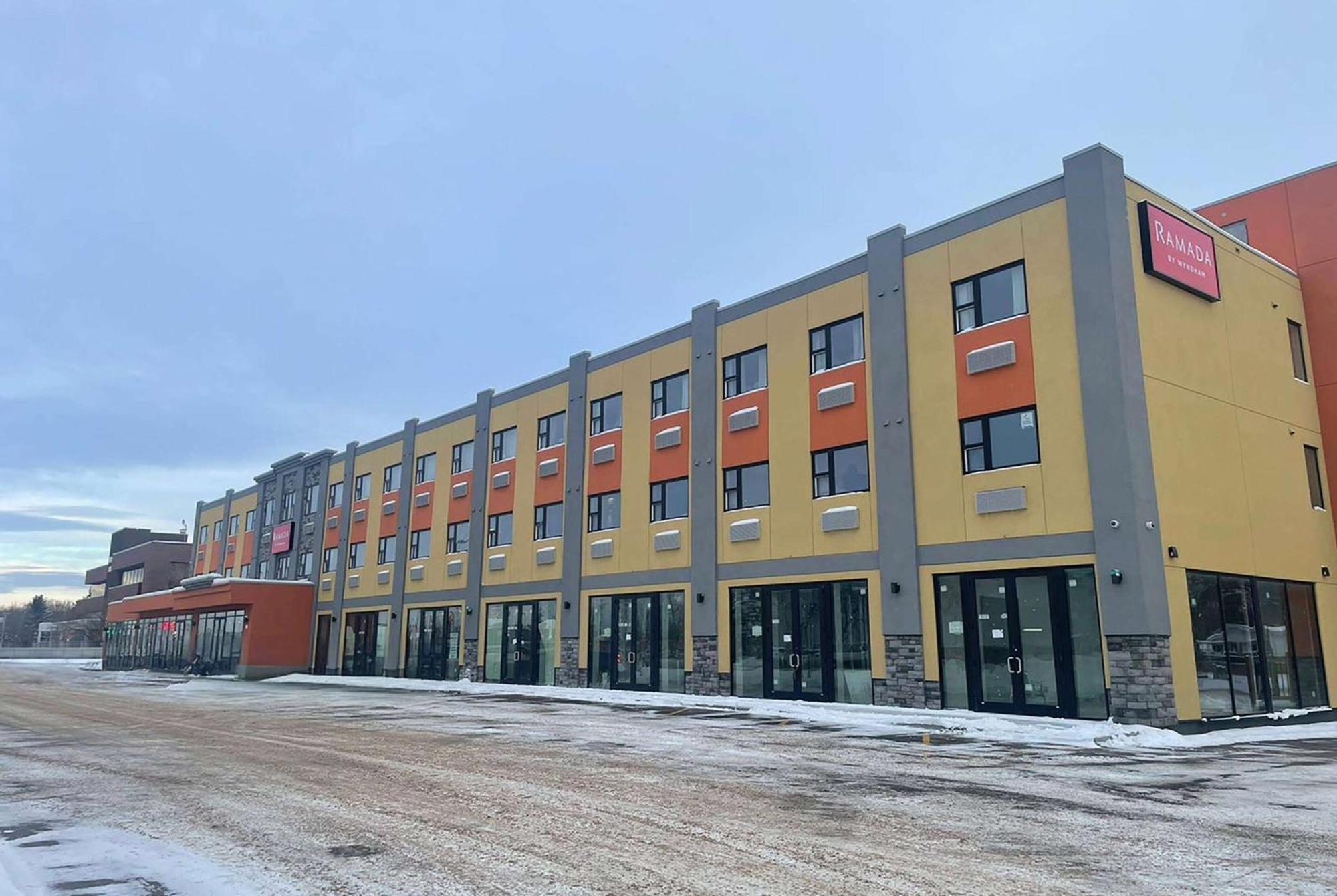Ramada By Wyndham West Edmonton Hotel & Suites Εξωτερικό φωτογραφία