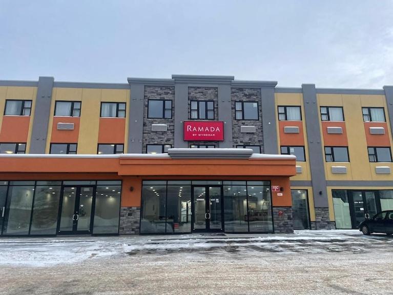 Ramada By Wyndham West Edmonton Hotel & Suites Εξωτερικό φωτογραφία