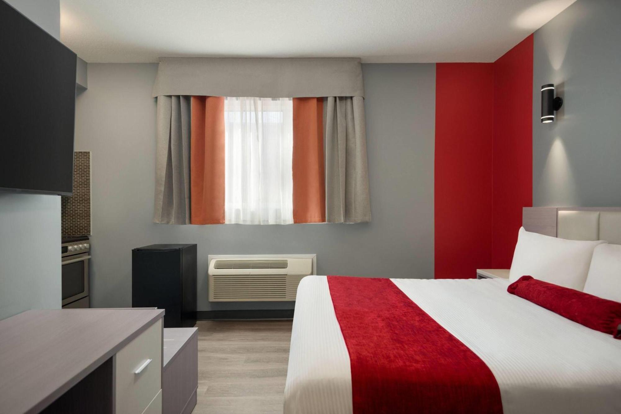 Ramada By Wyndham West Edmonton Hotel & Suites Εξωτερικό φωτογραφία