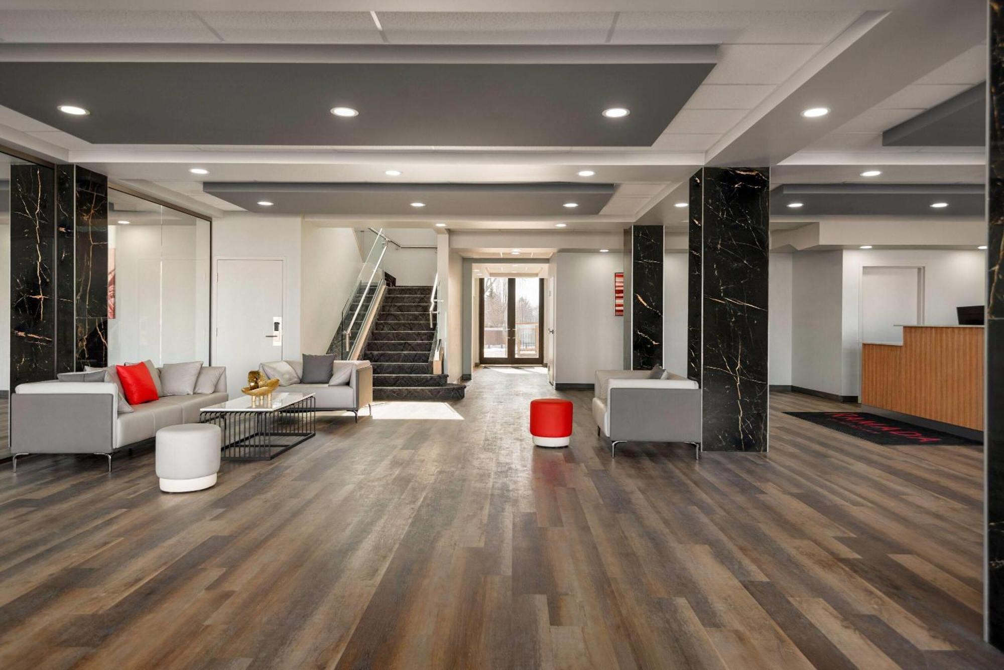 Ramada By Wyndham West Edmonton Hotel & Suites Εξωτερικό φωτογραφία