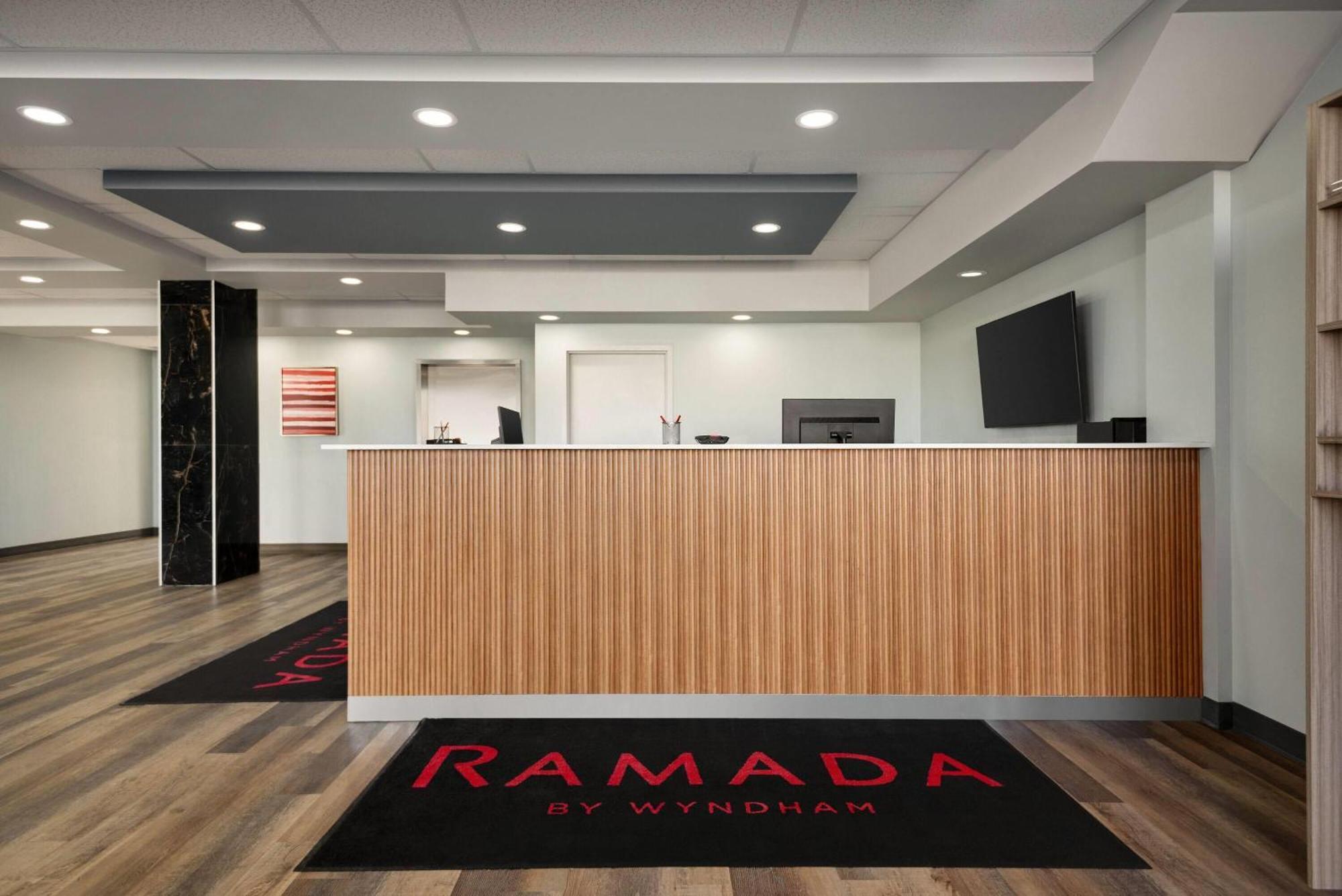 Ramada By Wyndham West Edmonton Hotel & Suites Εξωτερικό φωτογραφία