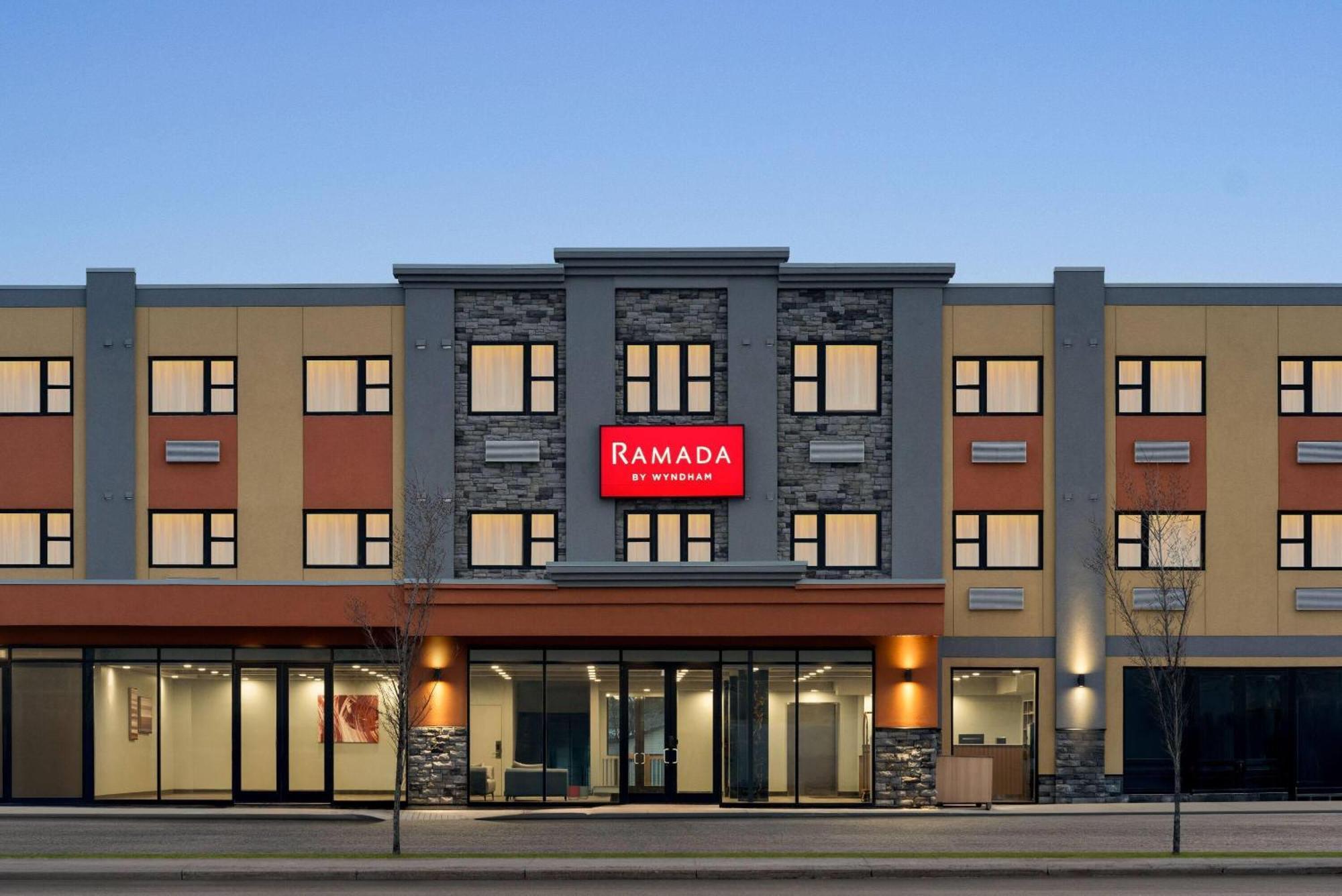 Ramada By Wyndham West Edmonton Hotel & Suites Εξωτερικό φωτογραφία